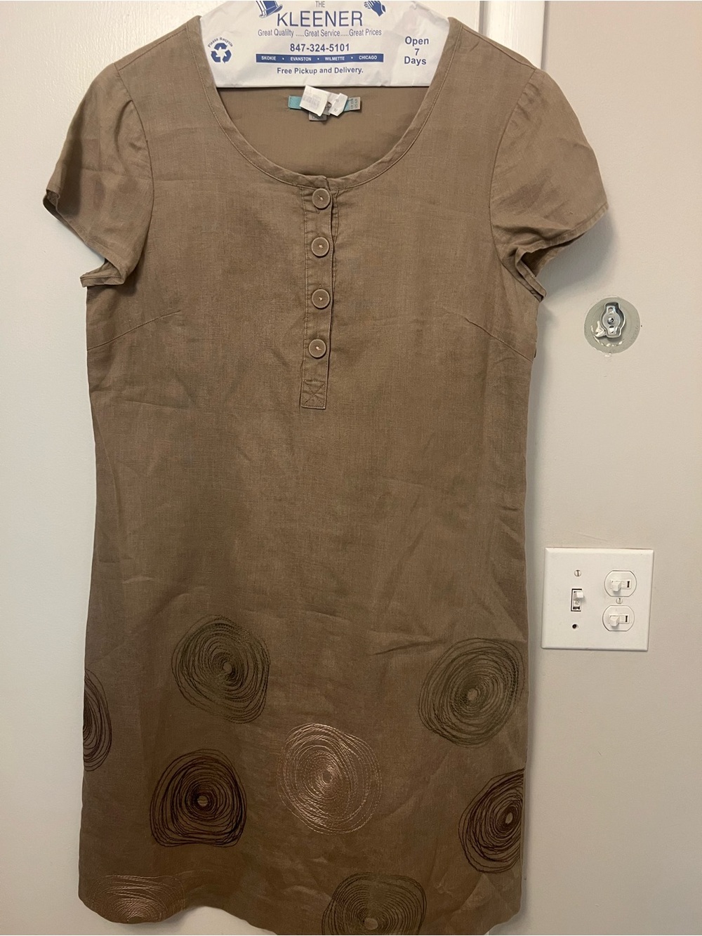 Boden Earthy Taupe Button-Front Linen Shift Dress with Spiral Appliqué